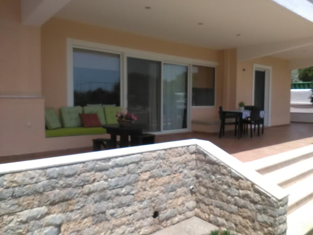 Marathon Beachside Villa 100M From The Beach Schinias Eksteriør billede